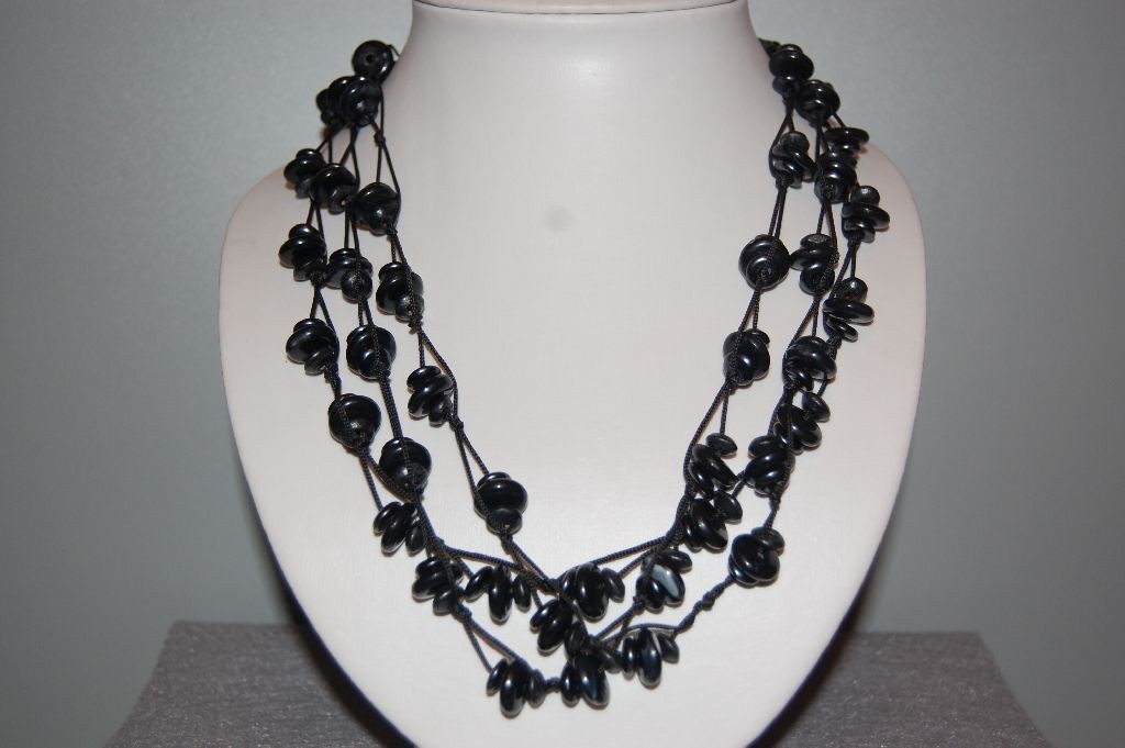 Black necklace three turns