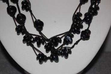 Black necklace three turns