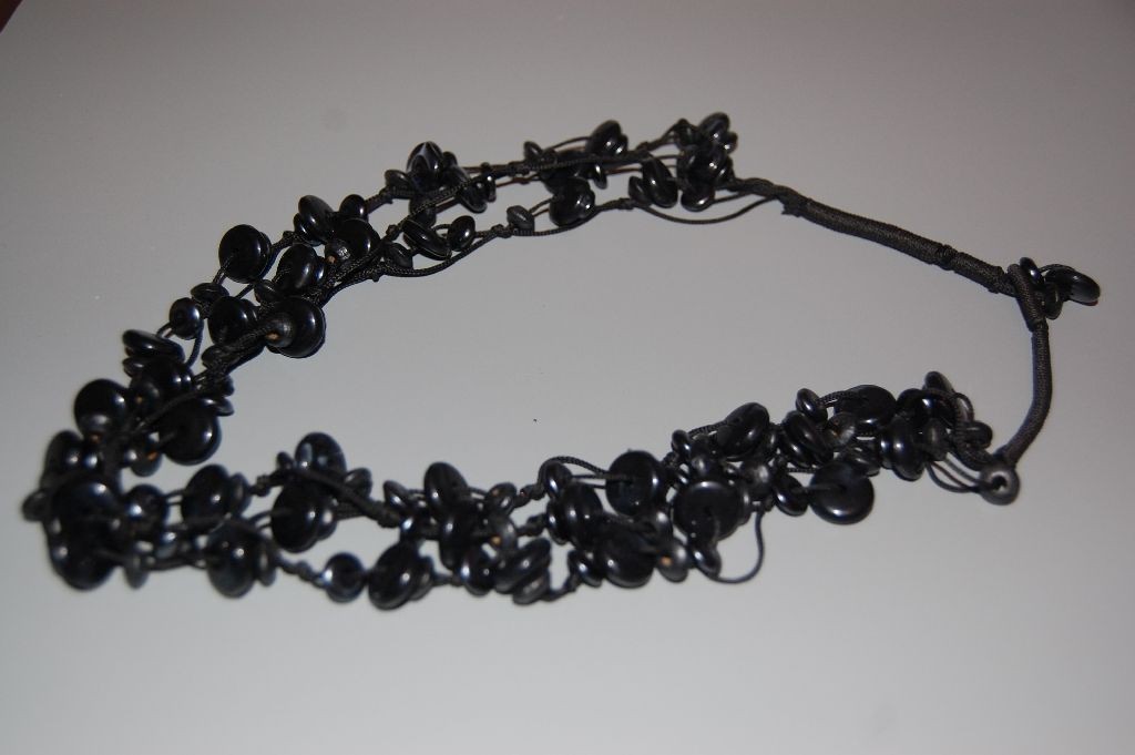Black necklace three turns