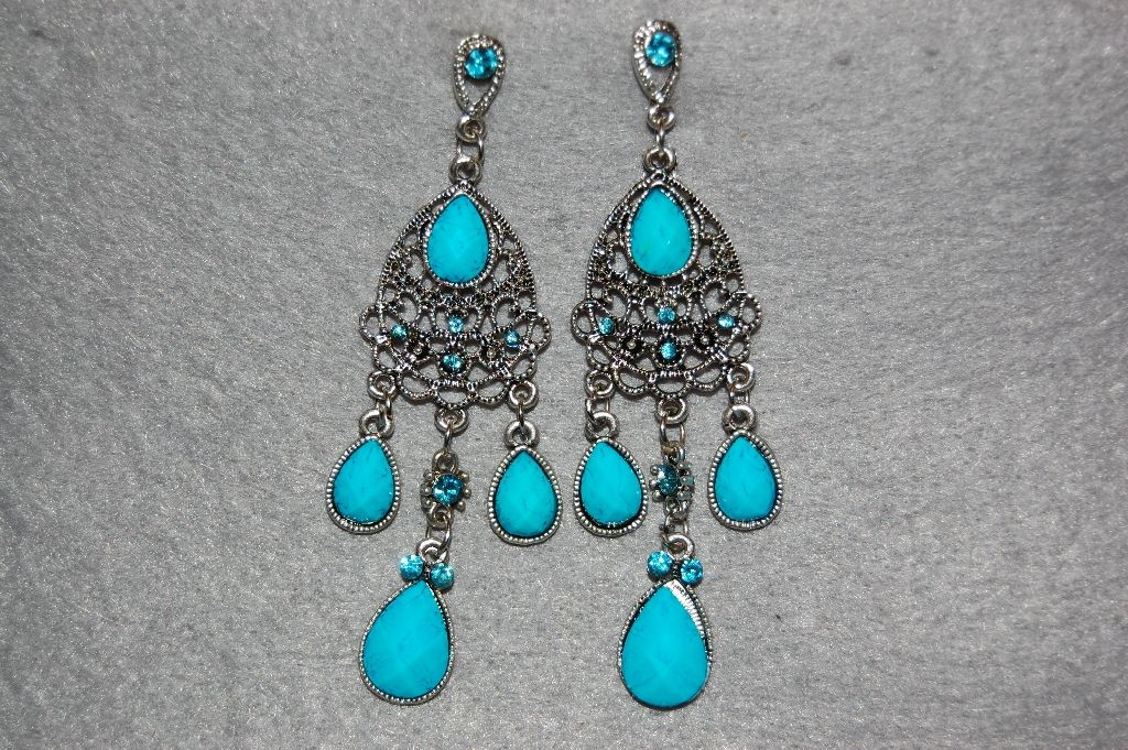 Long earrings turquoise sofi