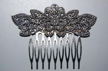 Love old silver blossom comb
