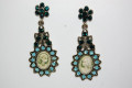 Pendientes brillos camafeo verde