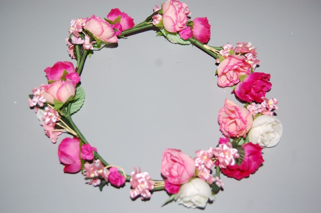 Wreath of Fuchsia, pink and beige flowers