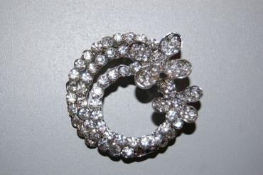 Two flowers white shiny brooch