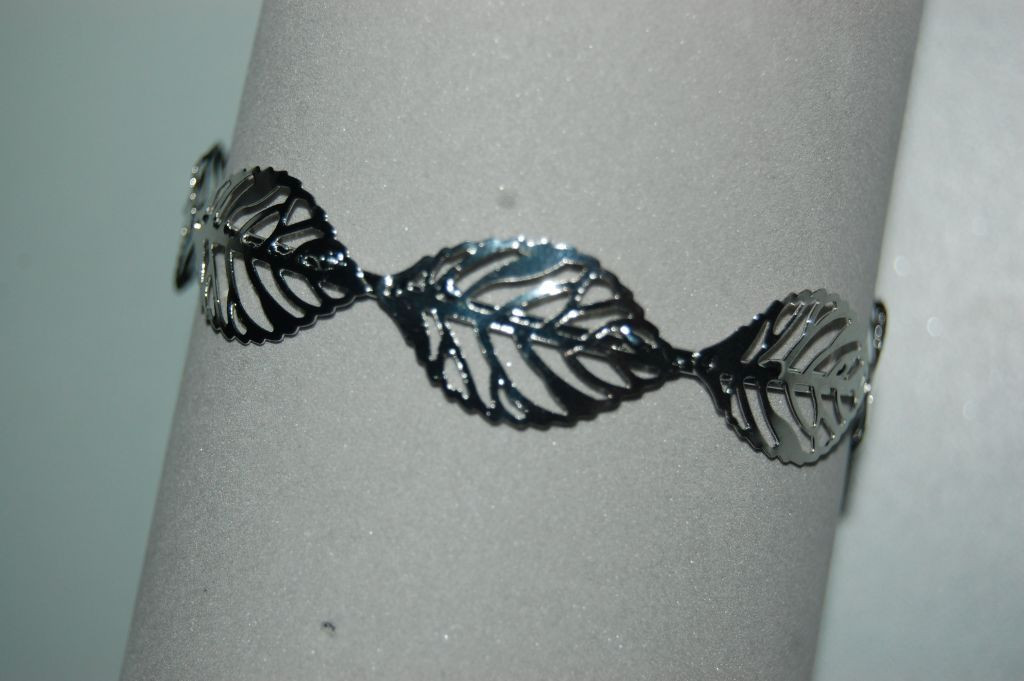 Pulsera brazalete hojas plata