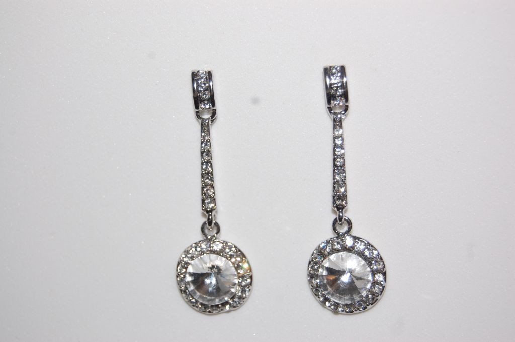 Earrings diamond round