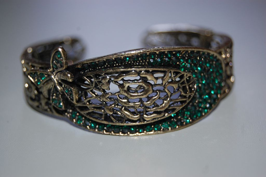 Green shiny Bangle Bracelet