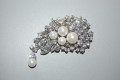 Great bouquet bride and Pearl brooch