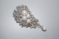 Great bouquet bride and Pearl brooch