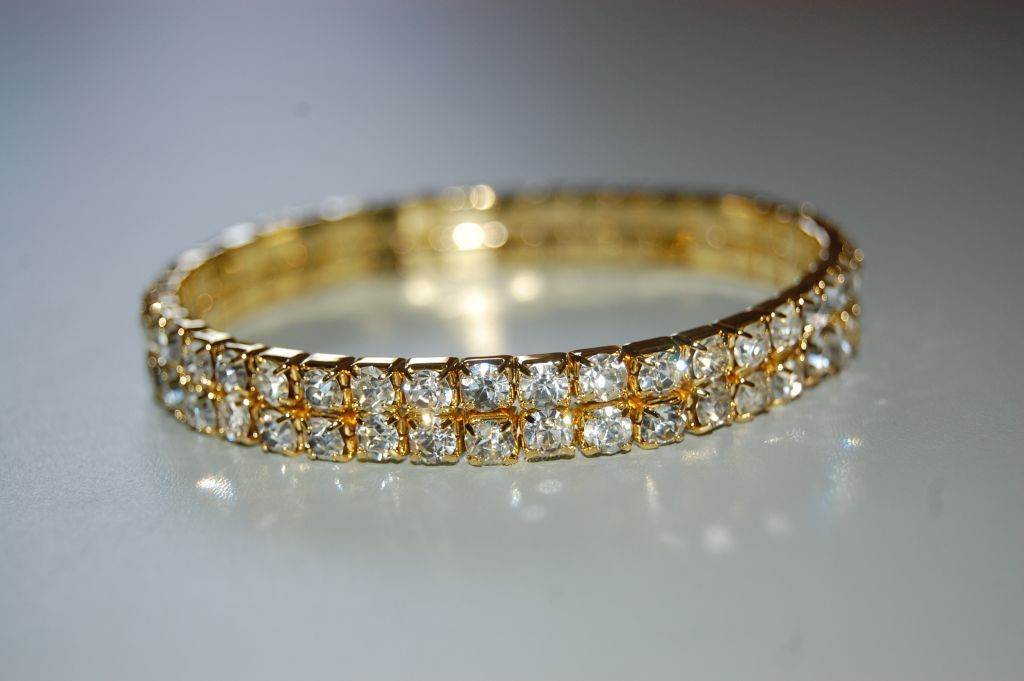 2 white shiny Gold Bracelet