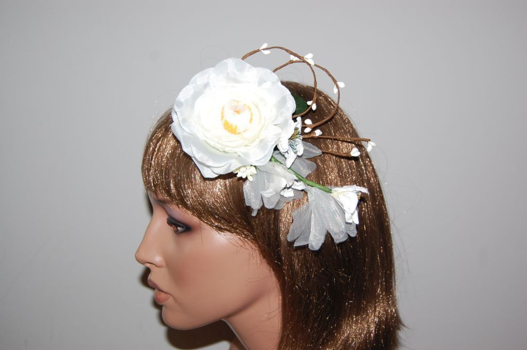 Corsage white pretty flower