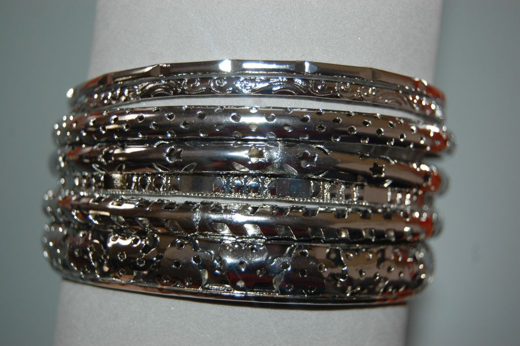Altogether 7 bracelets silver Claris