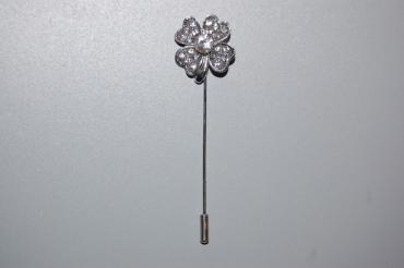 Clover with shiny flower pin