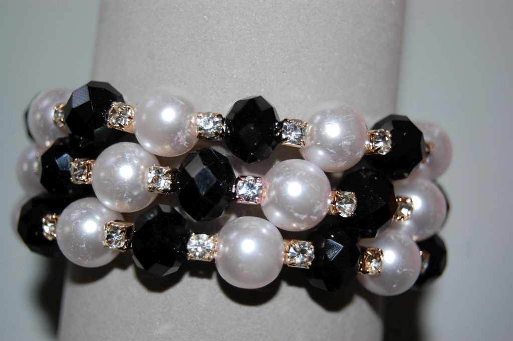 Bracelet Pearl White and black beads