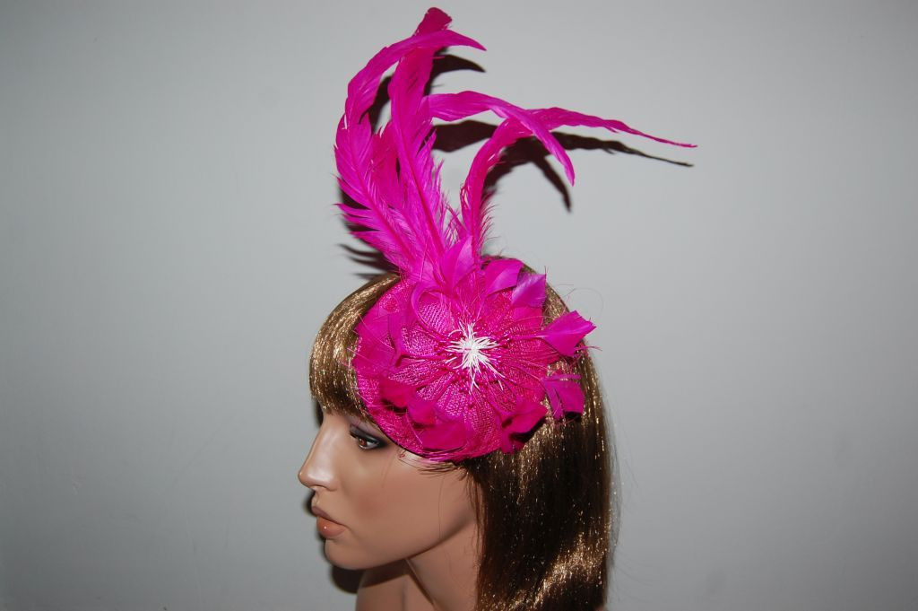 Headdress Fuchsia feathers Malvinas