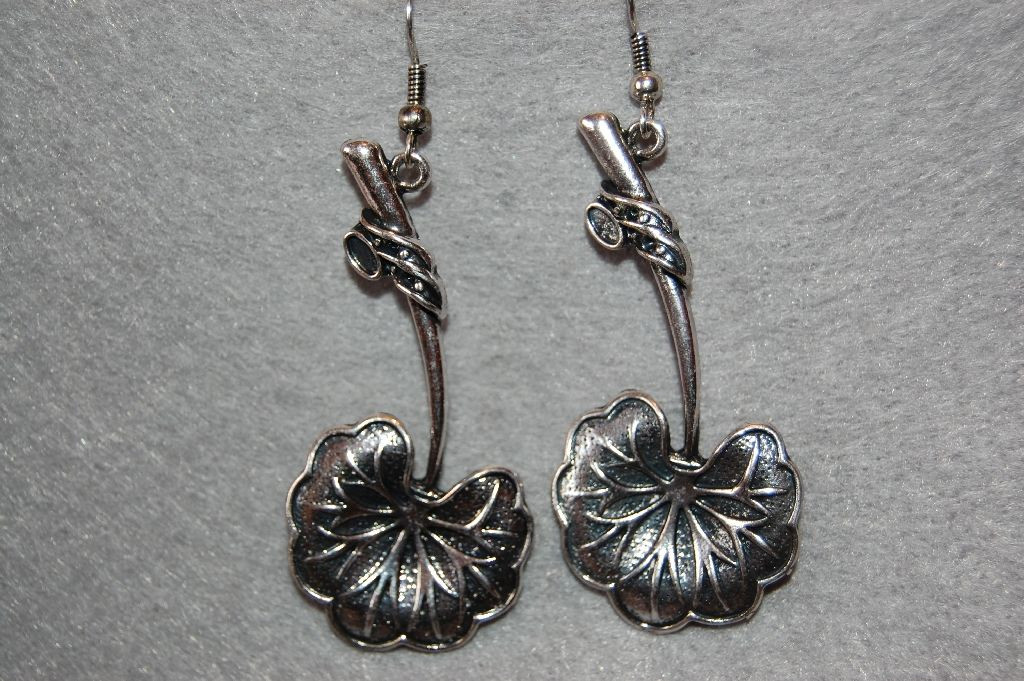 Pendientes flor invertida