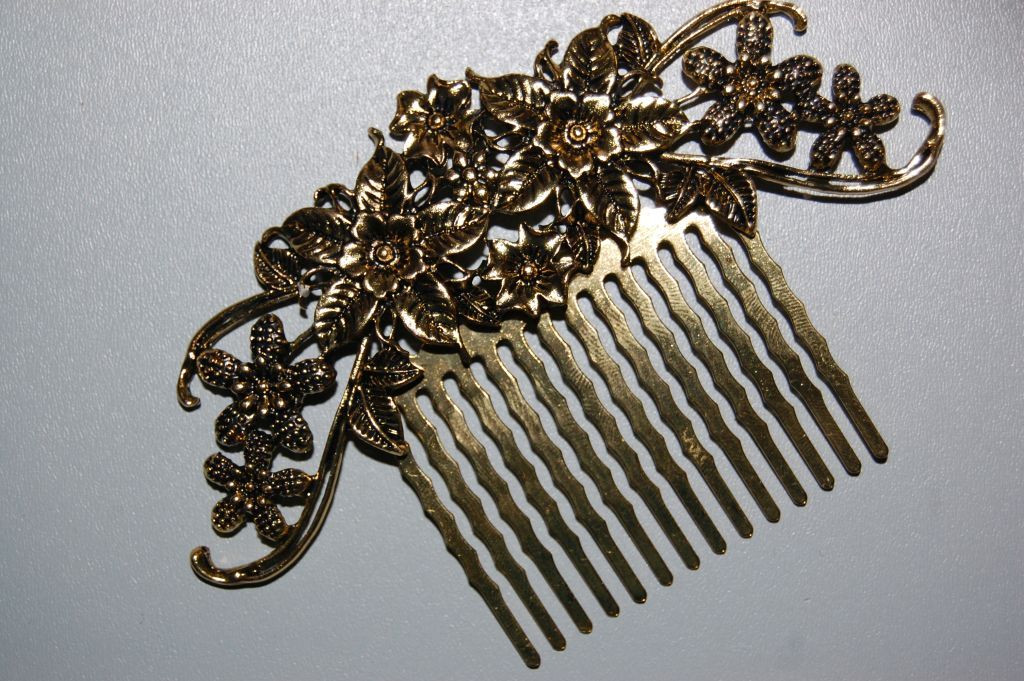 Comb corsage flowers old gold