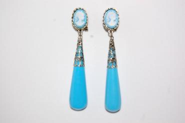 Coral turquoise dark booth