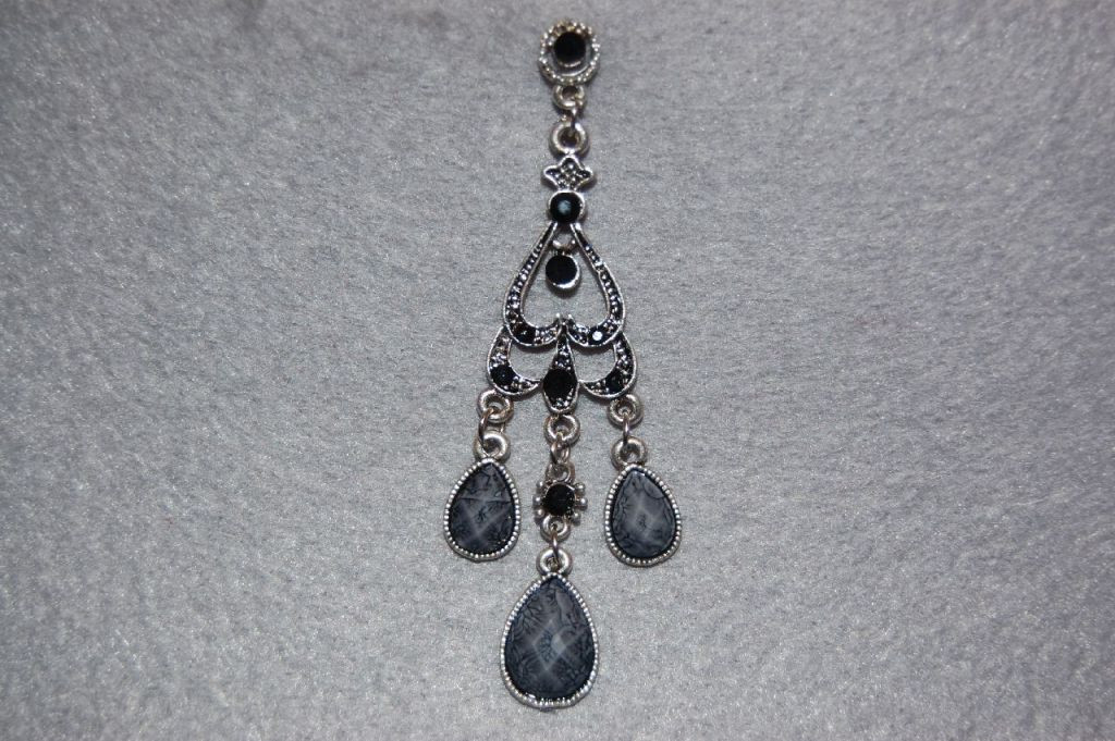 Earrings black long pyramid