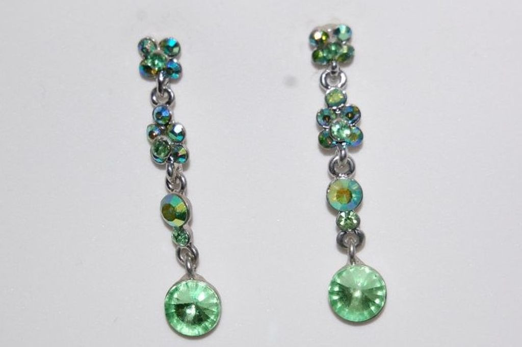 Long green crystal earrings 