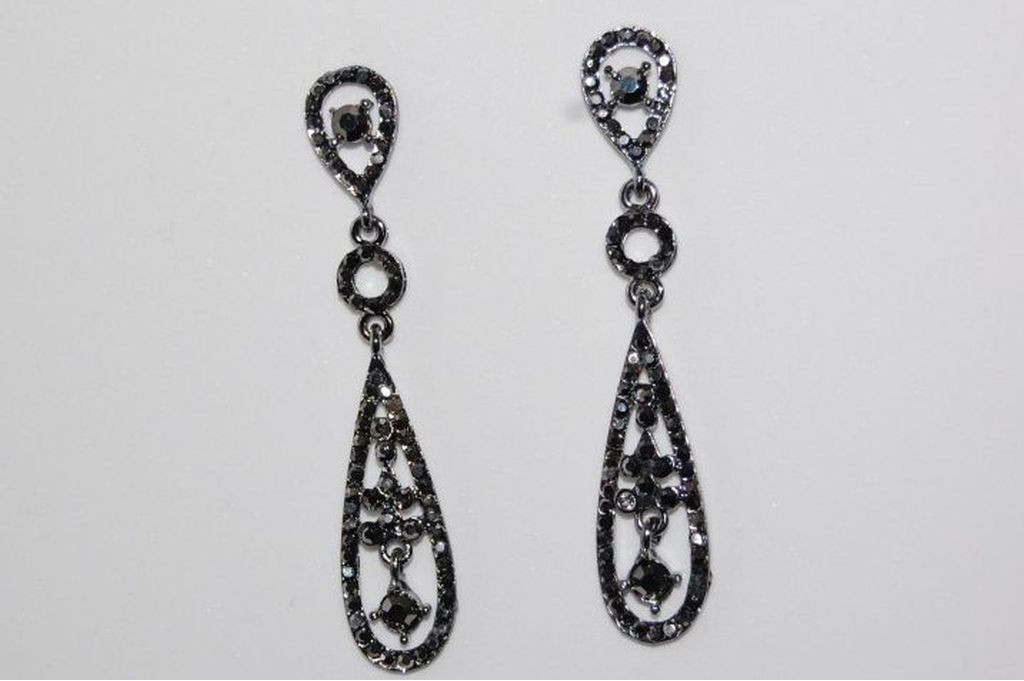 Sisi long titanium earrings
