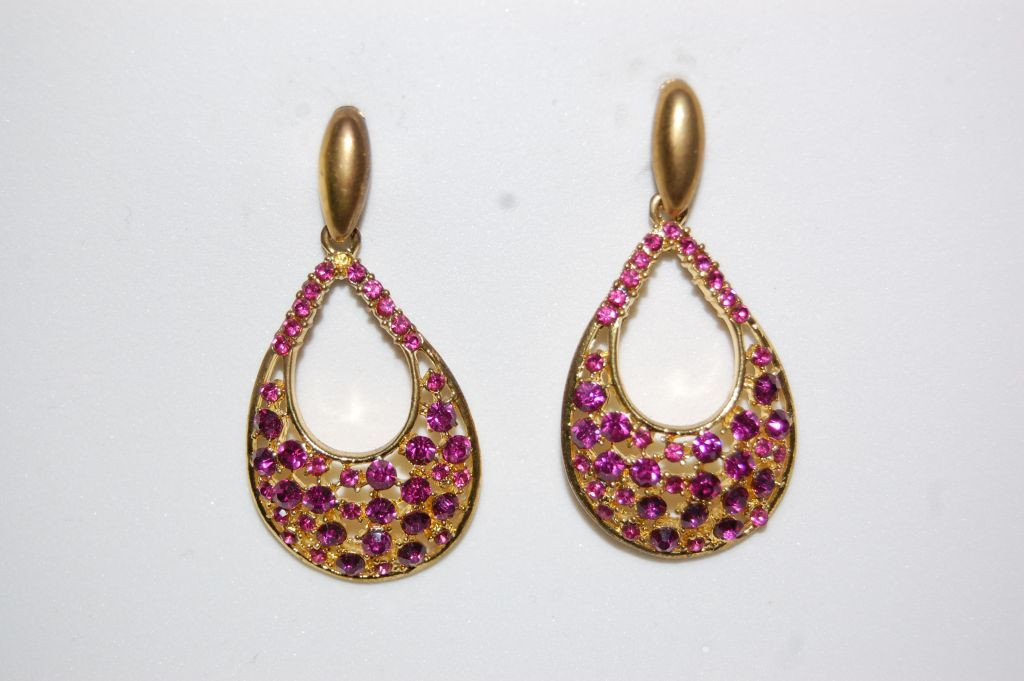 Fuchsia Carmina earrings and gold