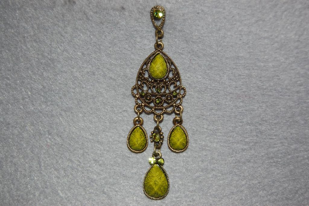 Pistachio long earrings