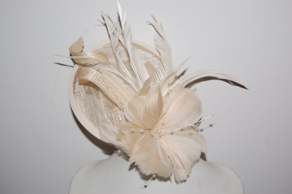 Beautiful beige Natacha headdress