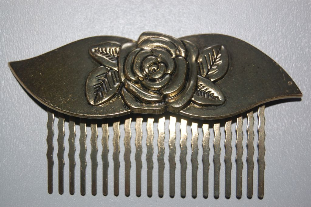 Combs Sonsoles flower gold old