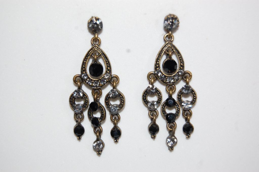 Beautiful black earrings Sultana