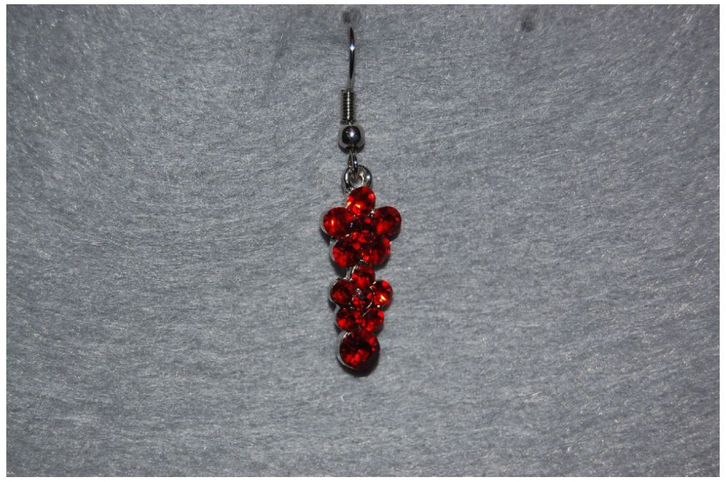 Red short earrings