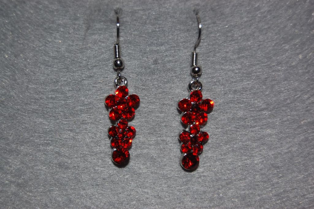 Pendientes cortos rojos