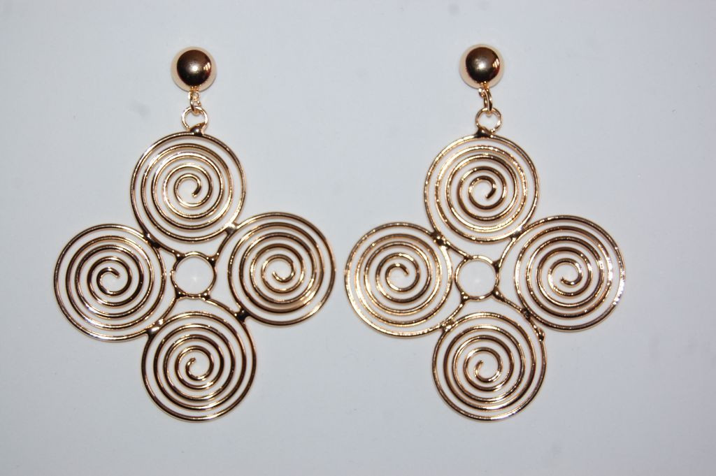 Delighted gold earrings