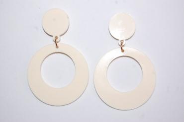 Pending beige marshes girl