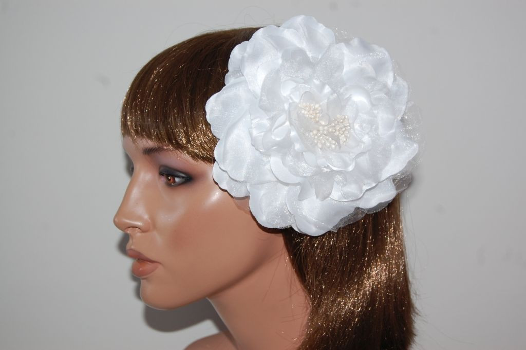 Flower siren white