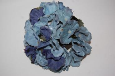 Capuchin corsage blue