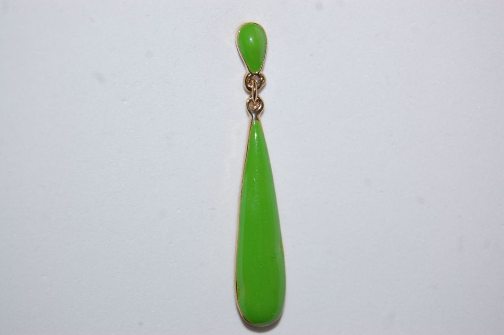 Outstanding metal Teardrop Green