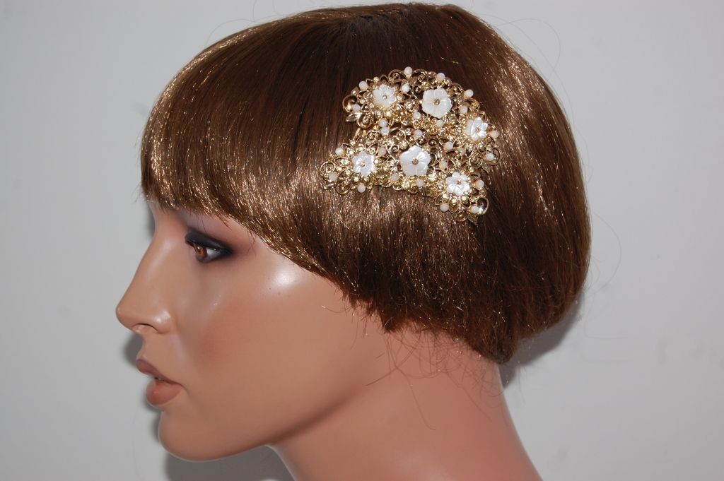 Comb loves Golden shell