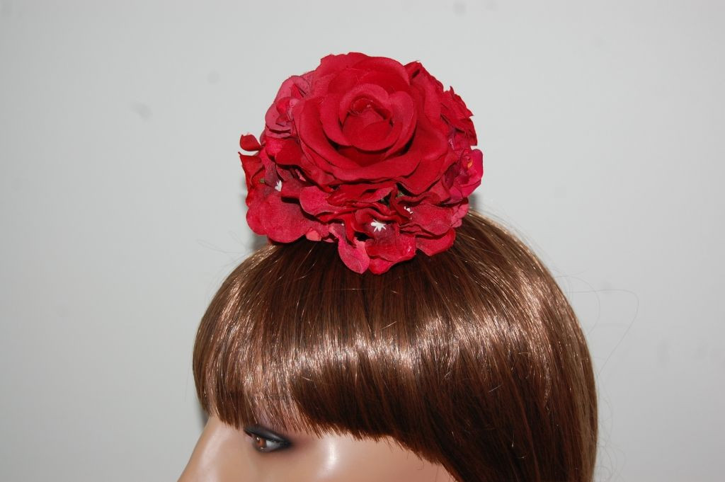 Corsage red Flora