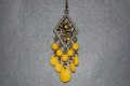 Earring yellow central flower