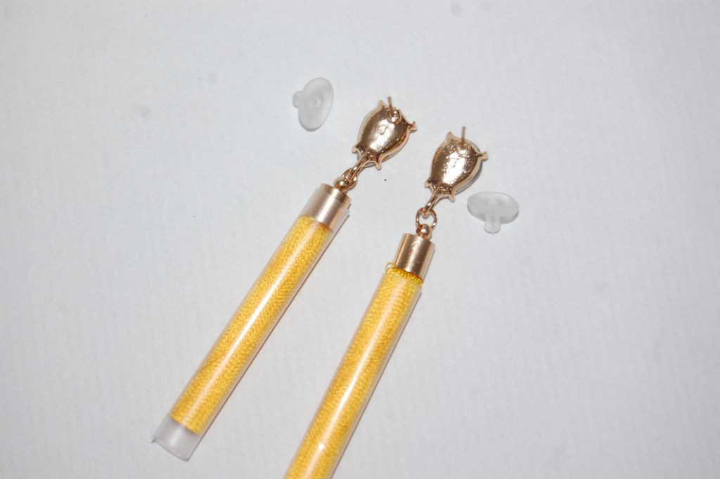 Pendientes flecos dorado yema