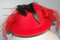 Tocado sombrero flor rojo