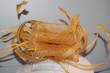 Headdress folds gold