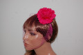 Tocado Diadema con red fucsia