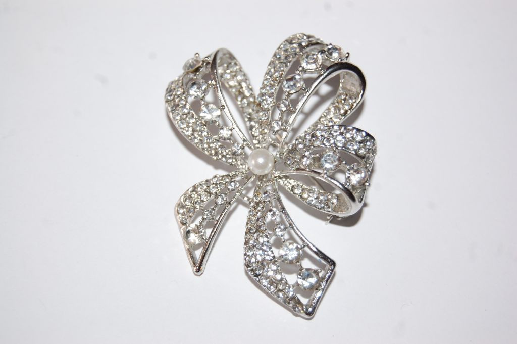 Broche Bridget lazo y perlas