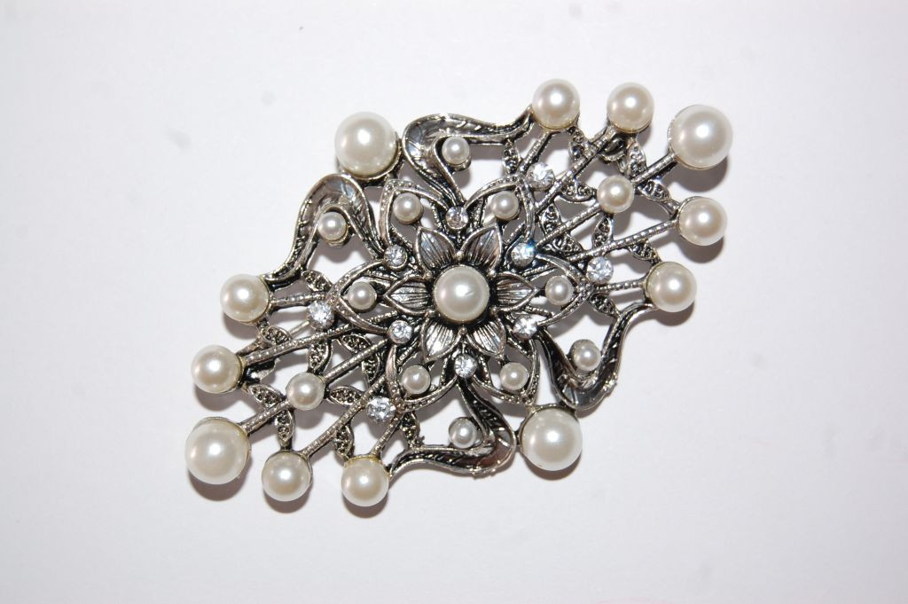 Broche Gala plata vieja y perlas