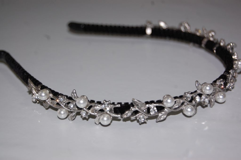 Diadema perlas y ramas plata vieja