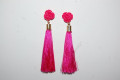 Pendientes flor y flecos fucsia