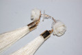 Pendientes flor y flecos beige