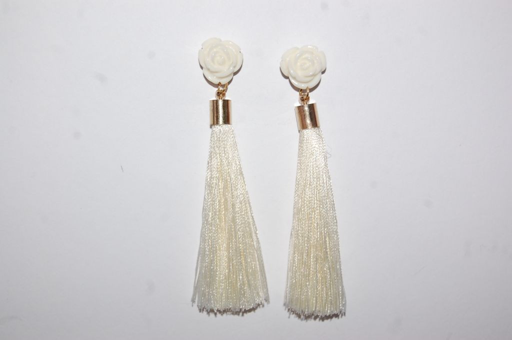 Pendientes flor y flecos beige